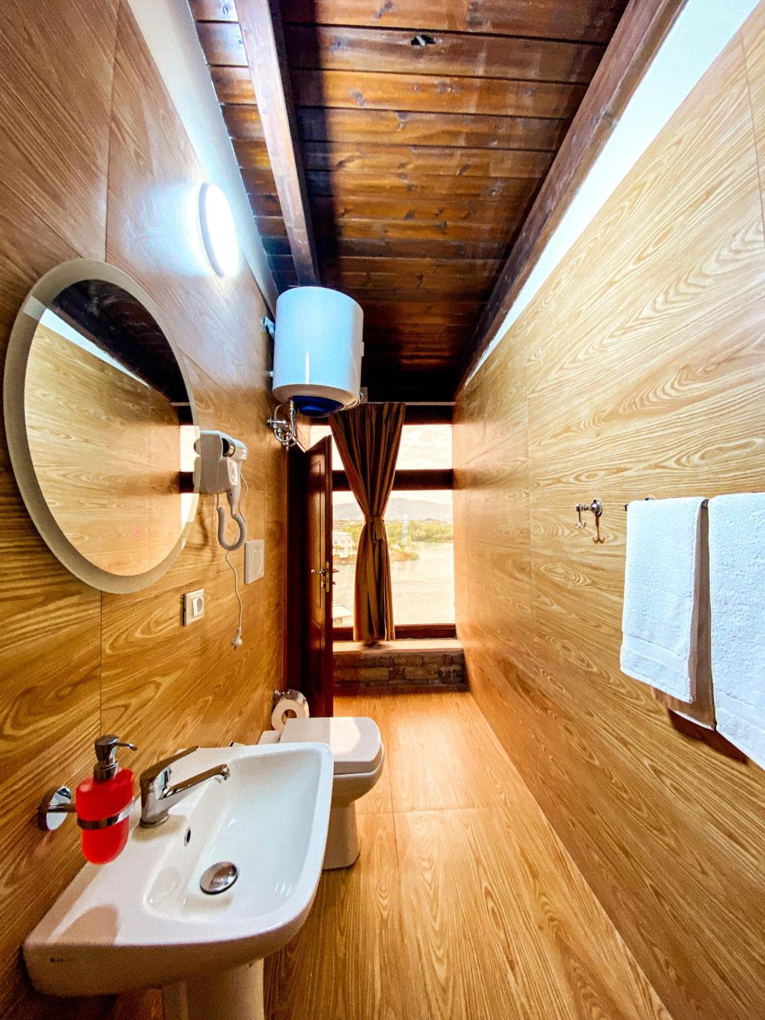 Hotel Iliria Canaj Szoba fotó